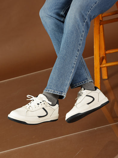 FLAIRÉ Blue – White Casual Sneakers for Men with Blue Accent | Extra Laces