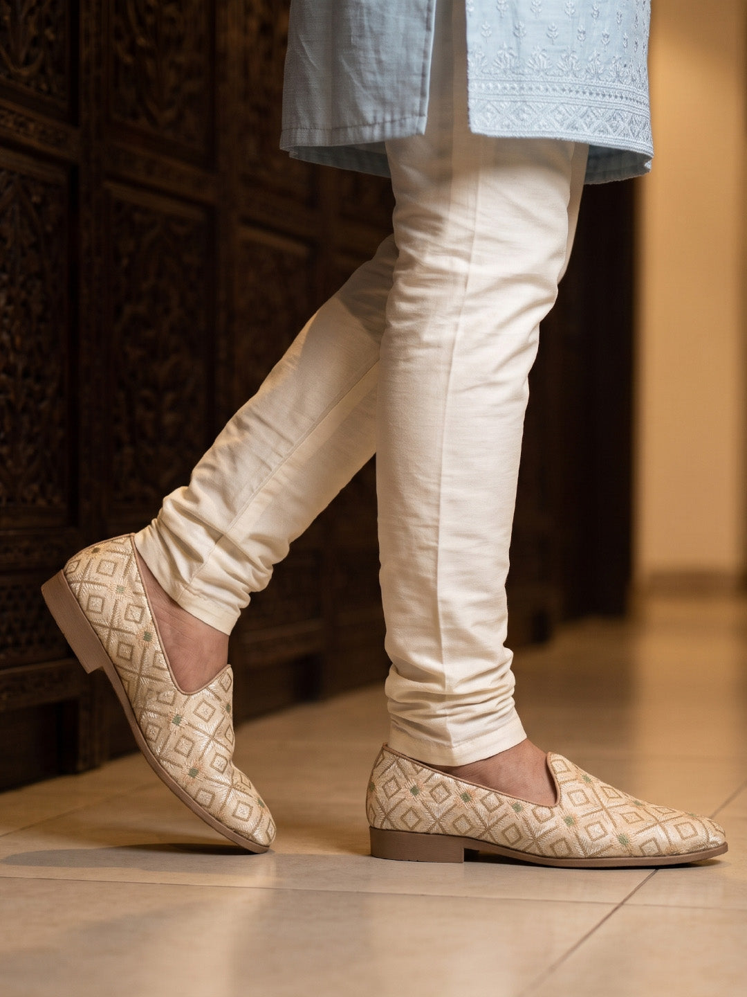 Ethnic Beige Embroidered Jutti-002
