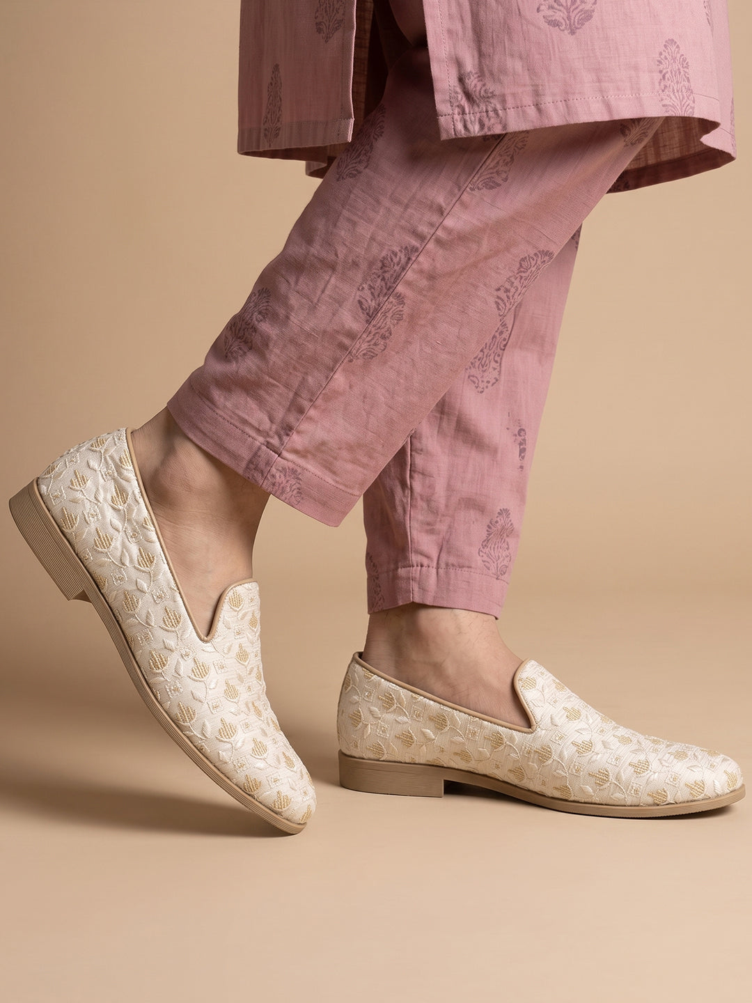 Ethnic Ivory Embroidered Slip-on-003
