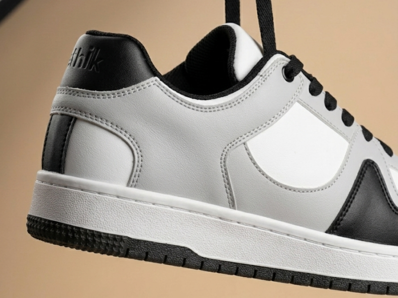 Trace Black & Grey Signature Sneakers